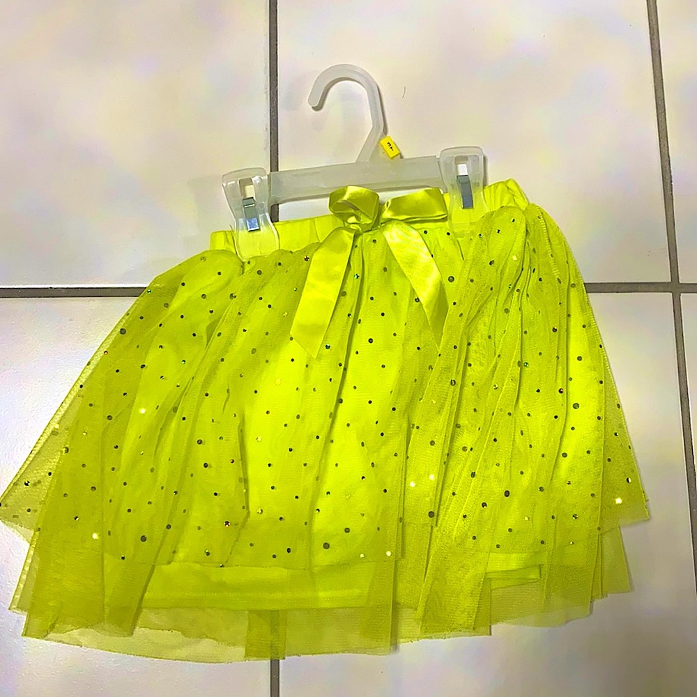 Cute Lime green skirt